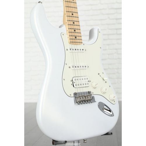  Fender Juanes Signature Stratocaster - Luna White Demo