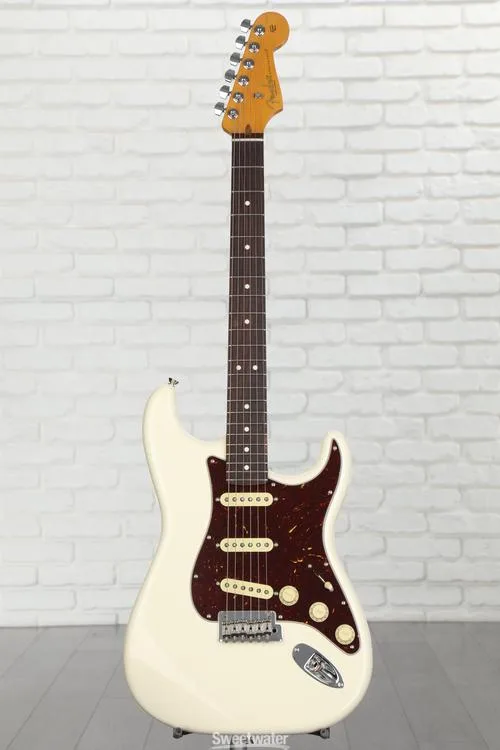  Fender American Professional II Stratocaster - Olympic White with Rosewood Fingerboard Demo