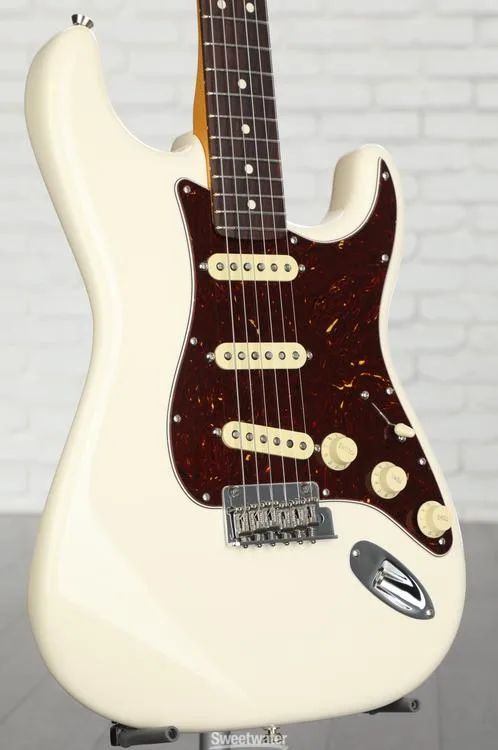  Fender American Professional II Stratocaster - Olympic White with Rosewood Fingerboard Demo