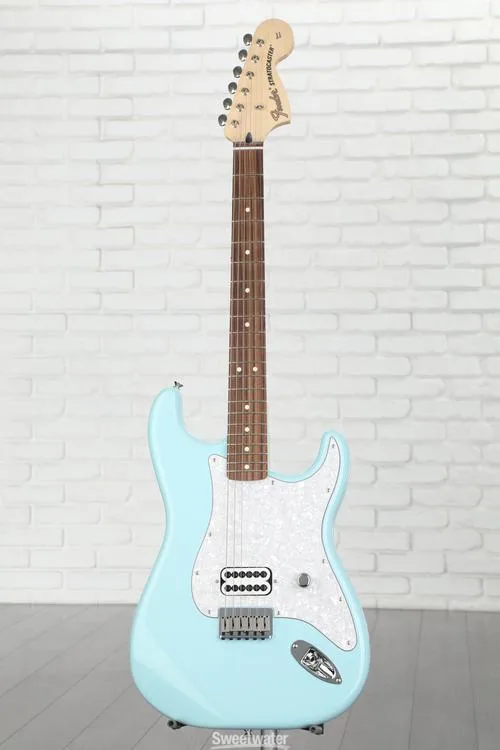  Fender Tom DeLonge Stratocaster Electric Guitar - Daphne Blue Demo