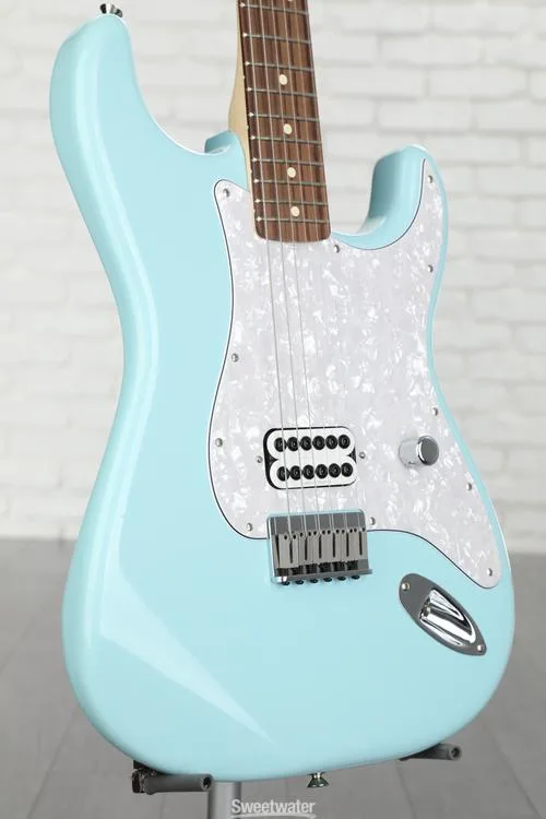  Fender Tom DeLonge Stratocaster Electric Guitar - Daphne Blue Demo