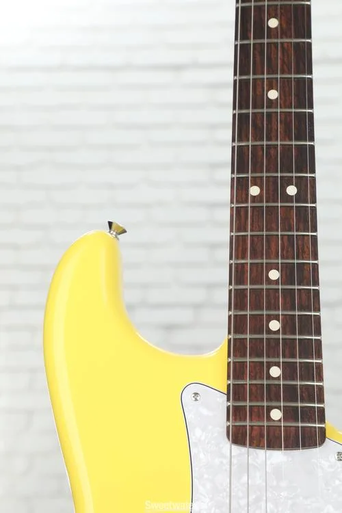  Fender Tom DeLonge Stratocaster Electric Guitar - Graffiti Yellow Demo