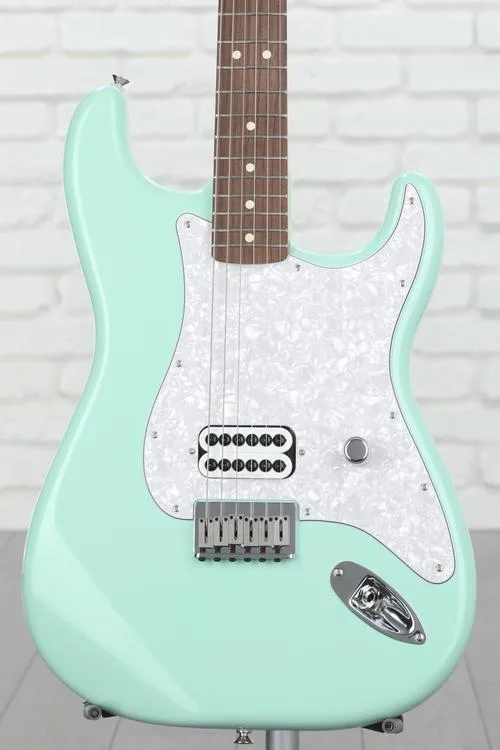 Fender Tom DeLonge Stratocaster Electric Guitar - Surf Green Demo