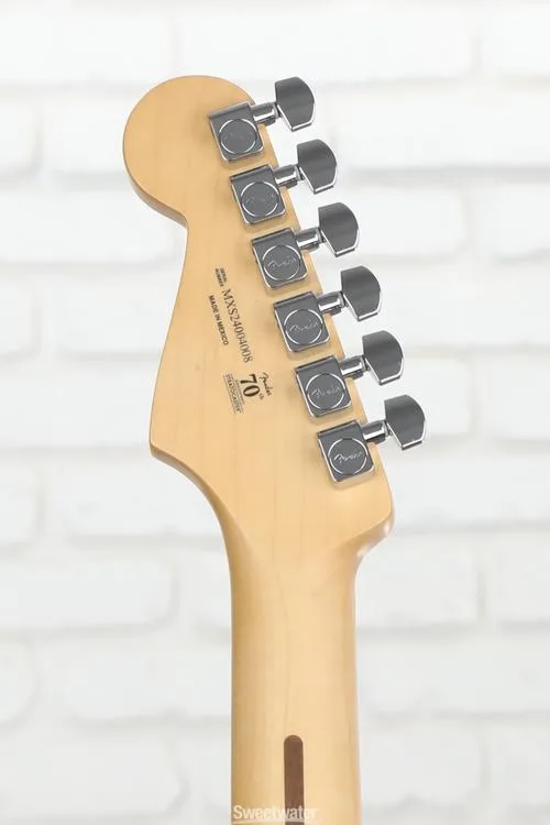  Fender Player Stratocaster - 3-Tone Sunburst with Maple Fingerboard Demo
