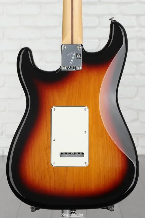  Fender Player Stratocaster - 3-Tone Sunburst with Maple Fingerboard Demo