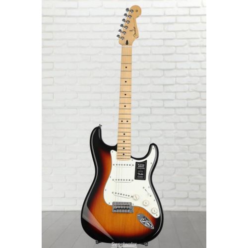  Fender Player Stratocaster - 3-Tone Sunburst with Maple Fingerboard Demo