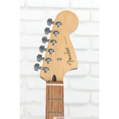  Fender Player Jaguar - 3-Tone Sunburst with Pau Ferro Fingerboard