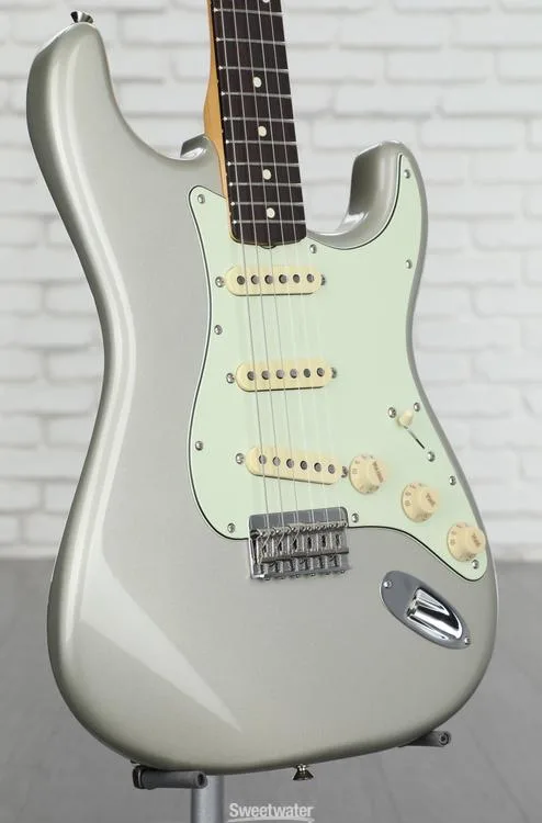  Fender Robert Cray Standard Stratocaster Electric Guitar - Inca Silver with Rosewood Fingerboard Demo