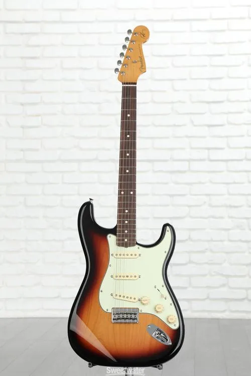  Fender Robert Cray Standard Stratocaster - 3-color Sunburst with Rosewood Fingerboard