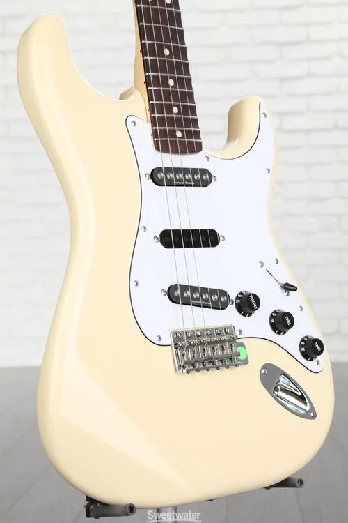  Fender Ritchie Blackmore Stratocaster - Olympic White with Rosewood Fingerboard