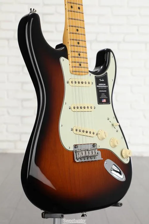  Fender 70th-anniversary American Professional II Stratocaster Electric Guitar with Maple Fingerboard - Anniversary 2-color Sunburst