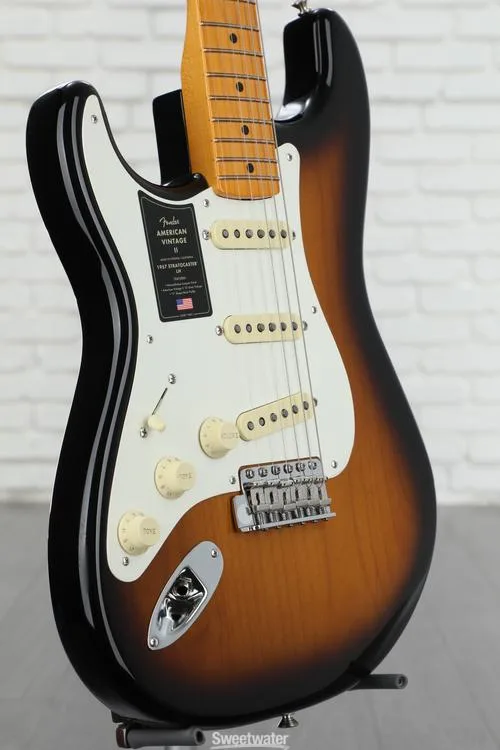  Fender American Vintage II 1957 Stratocaster Left-handed Electric Guitar - 2-color Sunburst Demo