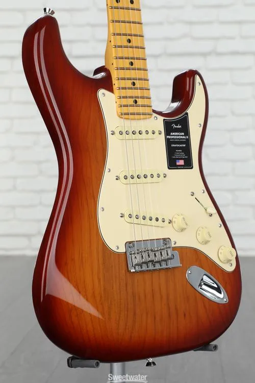  Fender American Professional II Stratocaster - Sienna Sunburst with Maple Fingerboard