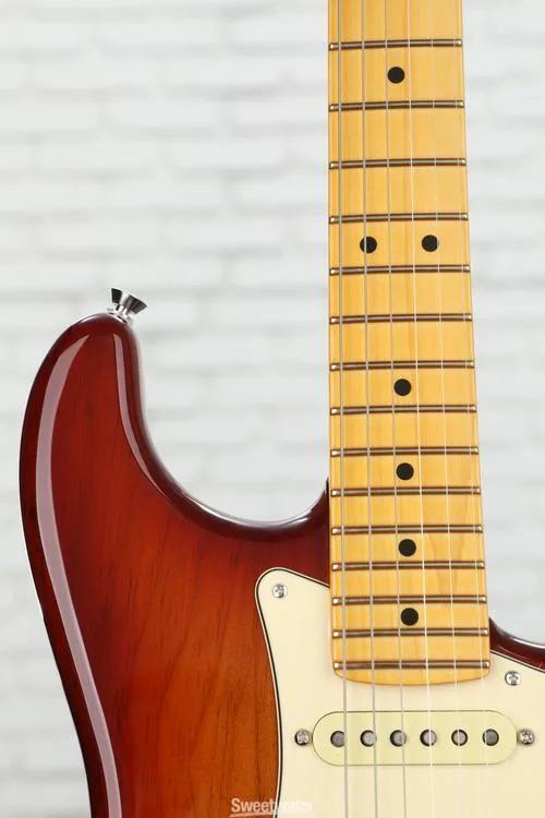  Fender American Professional II Stratocaster - Sienna Sunburst with Maple Fingerboard