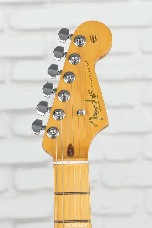  Fender American Professional II Stratocaster - Sienna Sunburst with Maple Fingerboard