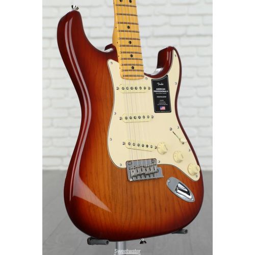  Fender American Professional II Stratocaster - Sienna Sunburst with Maple Fingerboard