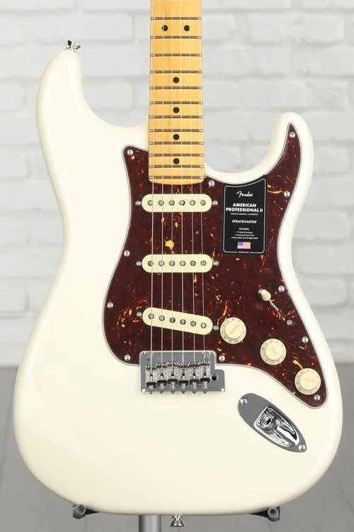 Fender American Professional II Stratocaster - Olympic White with Maple Fingerboard