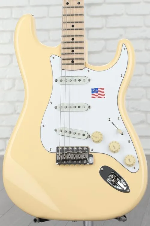 Fender Yngwie Malmsteen Stratocaster Electric Guitar - Vintage White with Maple Fingerboard