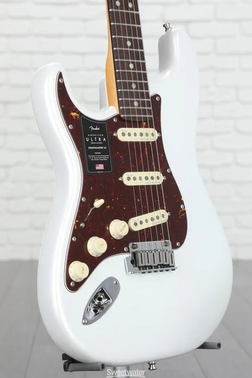  Fender American Ultra Stratocaster Left-handed - Arctic Pearl with Rosewood Fingerboard Demo