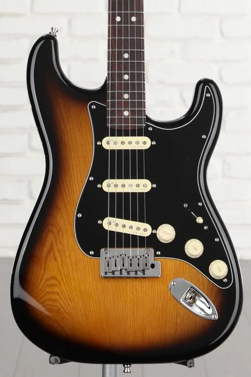Fender American Ultra Luxe Stratocaster - 2-color Sunburst with Rosewood Fingerboard Demo
