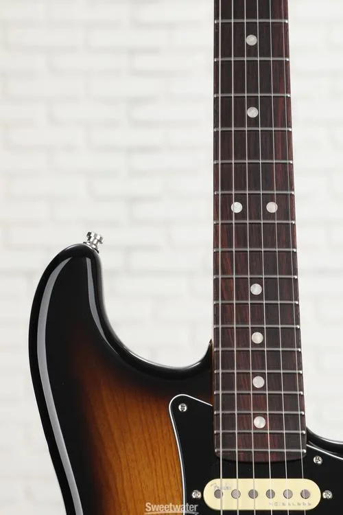  Fender American Ultra Luxe Stratocaster - 2-color Sunburst with Rosewood Fingerboard Demo