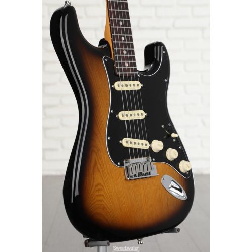  Fender American Ultra Luxe Stratocaster - 2-color Sunburst with Rosewood Fingerboard Demo