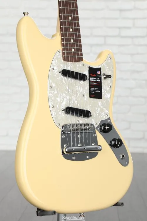  Fender American Performer Mustang - Vintage White with Rosewood Fingerboard Demo