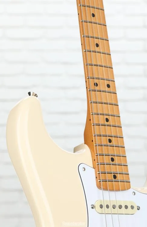  Fender Jimi Hendrix Stratocaster - Olympic White with Maple Fingerboard