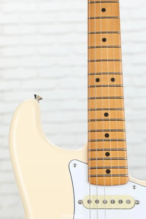 Fender Jimi Hendrix Stratocaster - Olympic White with Maple Fingerboard