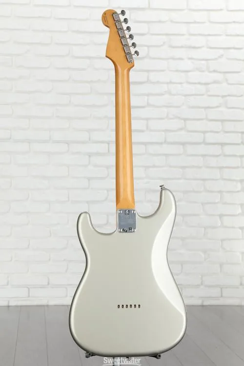  Fender Robert Cray Standard Stratocaster Electric Guitar - Inca Silver with Rosewood Fingerboard