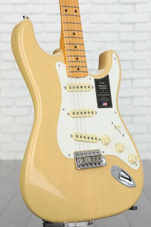  Fender American Vintage II 1957 Stratocaster Electric Guitar - Vintage Blonde