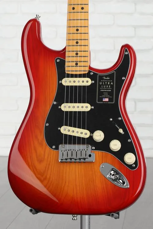 Fender American Ultra Luxe Stratocaster - Plasma Red Burst with Maple Fingerboard