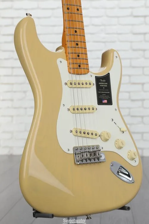  Fender American Vintage II 1957 Stratocaster Electric Guitar - Vintage Blonde Demo