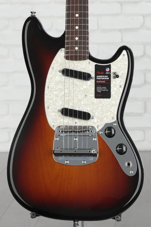 Fender American Performer Mustang - 3-Tone Sunburst with Rosewood Fingerboard