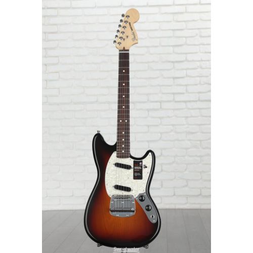  Fender American Performer Mustang - 3-Tone Sunburst with Rosewood Fingerboard
