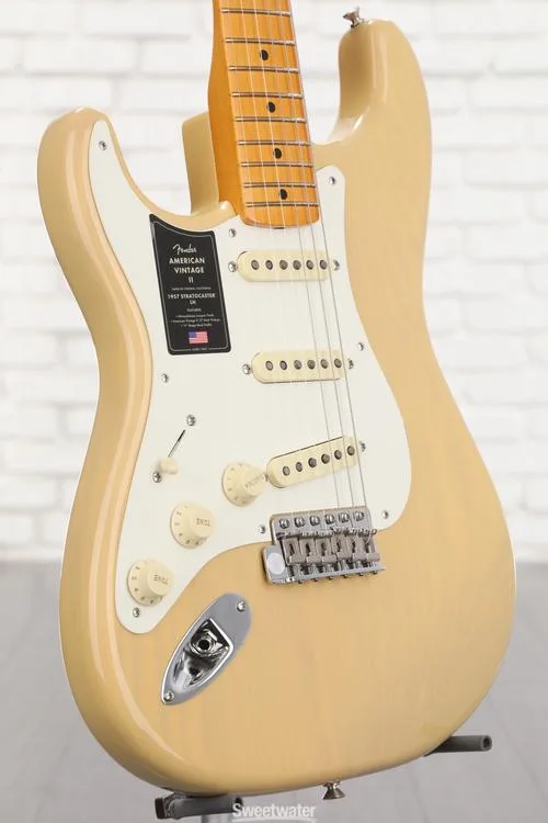  Fender American Vintage II 1957 Stratocaster Left-handed Electric Guitar - Vintage Blonde