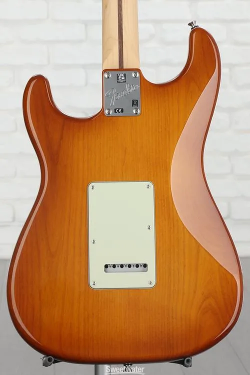  Fender American Performer Stratocaster - Honeyburst with Rosewood Fingerboard