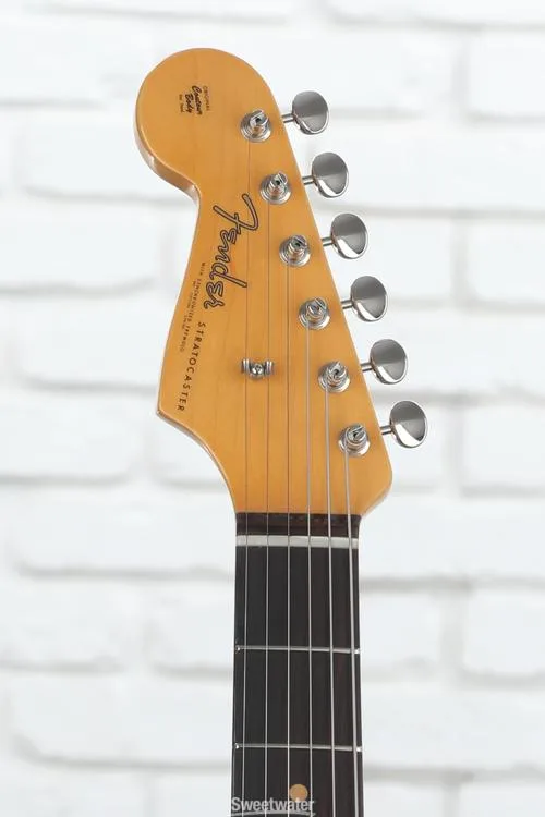  Fender American Vintage II 1961 Stratocaster Left-handed Electric Guitar - 3-tone Sunburst Demo