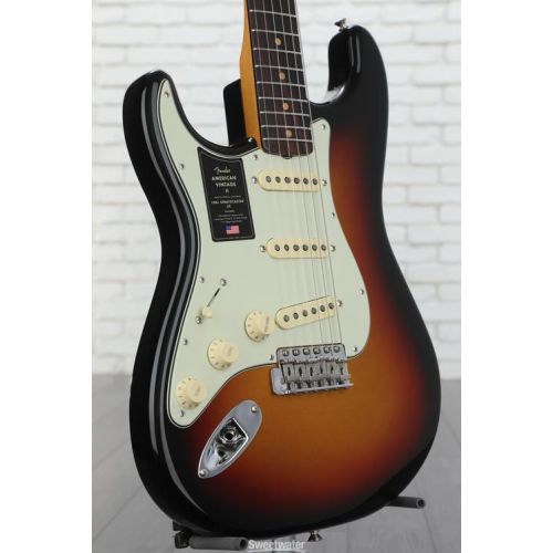  Fender American Vintage II 1961 Stratocaster Left-handed Electric Guitar - 3-tone Sunburst Demo