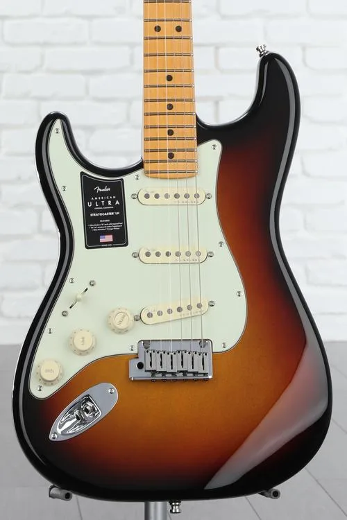 Fender American Ultra Stratocaster Left-handed - Ultraburst with Maple Fingerboard