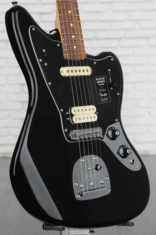  Fender Player Jaguar - Black with Pau Ferro Fingerboard Demo