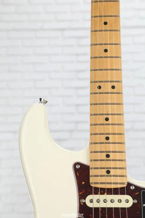  Fender American Professional II Stratocaster HSS - Olympic White with Maple Fingerboard