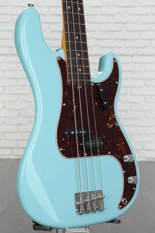  Fender American Vintage II 1960 Precision Bass - Daphne Blue Demo