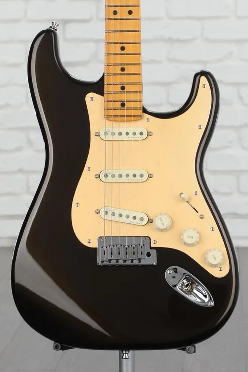 Fender American Ultra Stratocaster - Texas Tea with Maple Fingerboard Demo