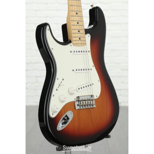  Fender Player Stratocaster Left-handed - 3-Tone Sunburst with Maple Fingerboard
