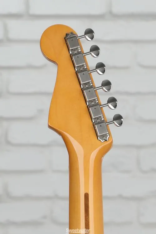  Fender Eric Johnson Stratocaster - 2-Color Sunburst with Maple Fingerboard