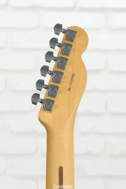  Fender American Professional II Telecaster Left-handed - 3-color Sunburst with Rosewood Fingerboard Demo