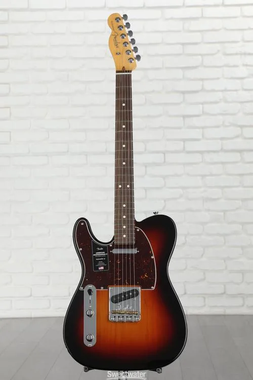  Fender American Professional II Telecaster Left-handed - 3-color Sunburst with Rosewood Fingerboard Demo