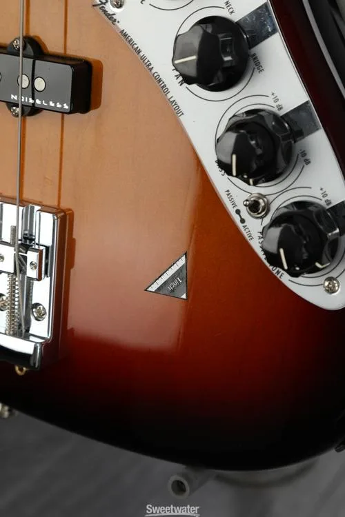  Fender American Ultra Jazz Bass - Ultraburst with Rosewood Fingerboard Demo