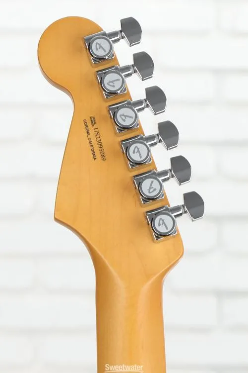  Fender American Ultra Stratocaster - Mocha Burst with Maple Fingerboard Demo